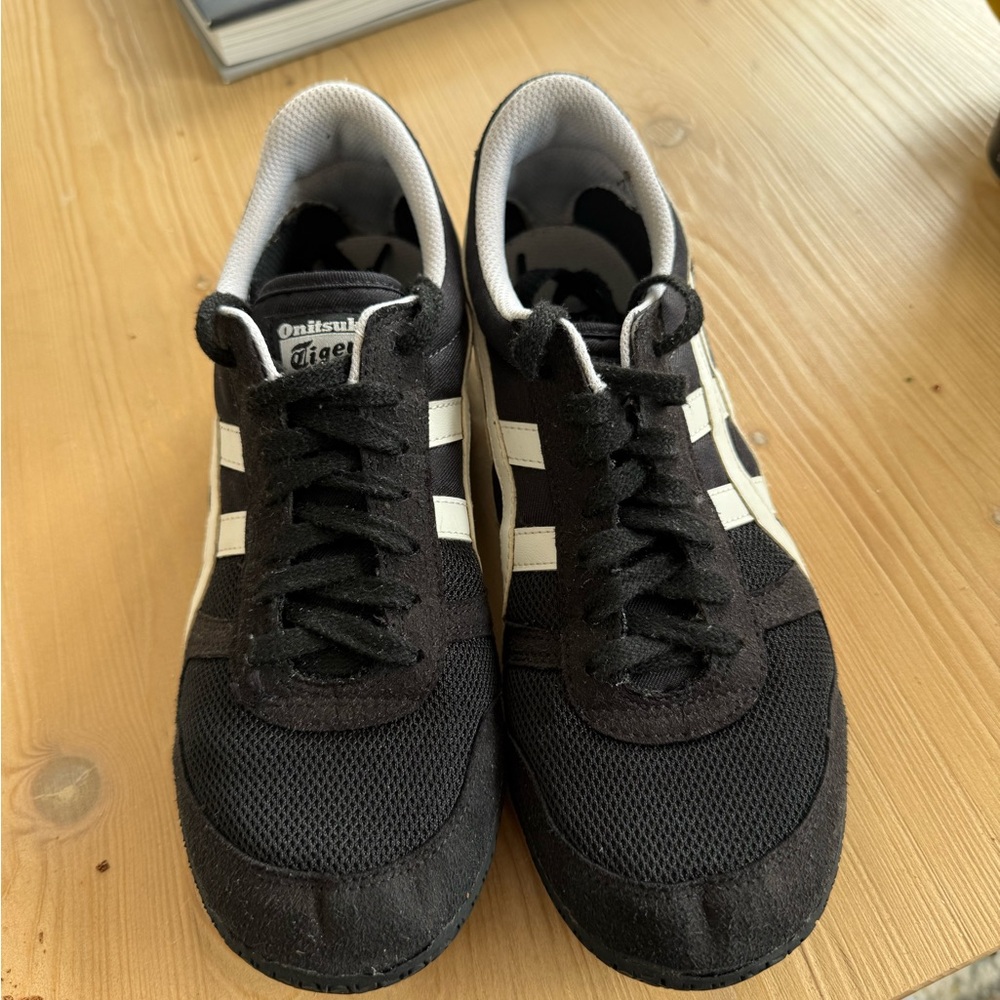 Onitsuka Tiger by Asics Mens 6 Womens 8 Black with White Stripe Sneakers